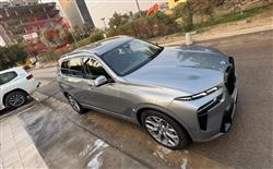 بی ئێم دەبڵیو X7